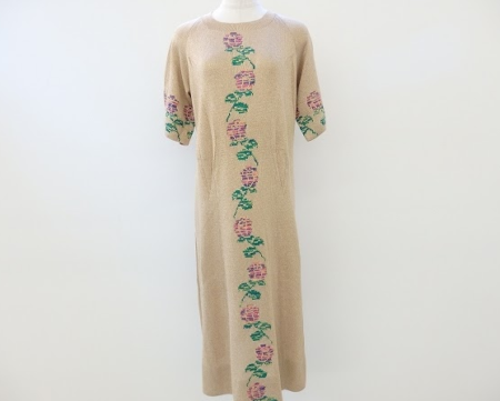 可愛らしい花柄が目を引くワンピ！斉藤都世子