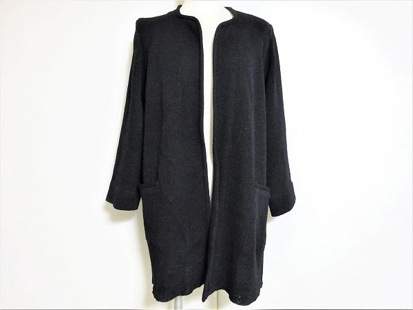 上品な着こなしに！斉藤都世子のブラック地コートを買い取りました