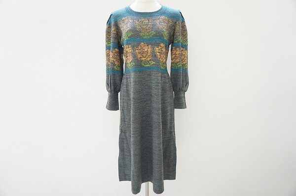 バラ柄がロマンティックな斉藤都世子のニットワンピースを買い取りました