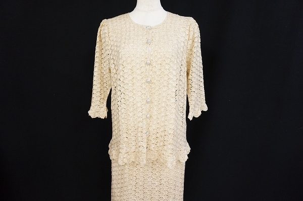 ロマンティックスタイルが完成する斉藤都世子の透かし編みニットウェアをお売りいただきました