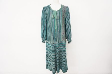 ボーダーとストライプの組み合わせが面白い斉藤都世子のニットワンピースをお売りいただきました