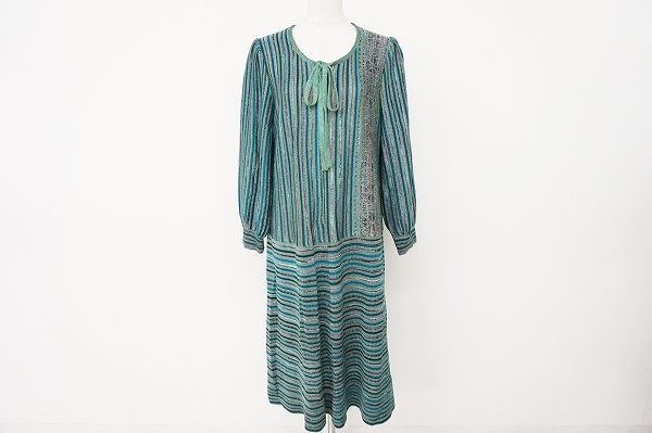 ボーダーとストライプの組み合わせが面白い斉藤都世子のニットワンピースをお売りいただきました