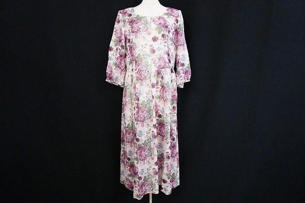 ロマンティックなバラ柄!バラ色の暮しのワンピースを買い取りました