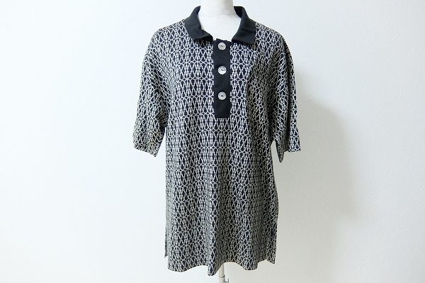 カジュアルスタイルがおしゃれに!斉藤都世子のニットポロシャツを買い取りました