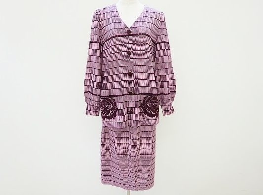 斉藤都世子の細身ボーダーセットアップを買取させて頂きました。