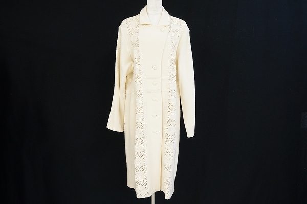 ドットレースが可愛いバラ色の暮しのロングコートをお売りいただきました