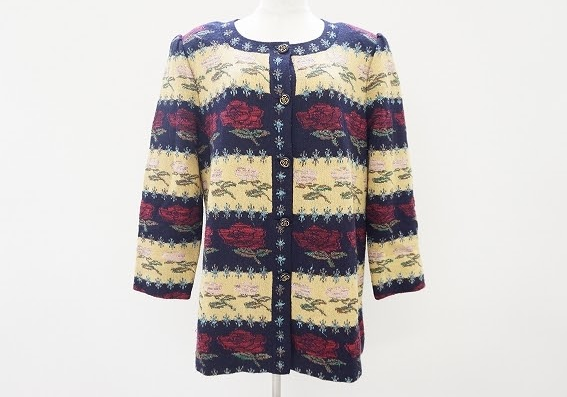 美品状態で買取査定できました!斉藤都世子のカーディガン