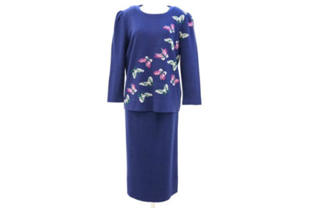 ななめに入った蝶々模様が素敵な斉藤都世子のニットセットアップをお売りいただきました