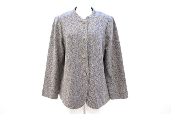 ゆったりとした着心地の斉藤都世子のジャケットを買い取りました