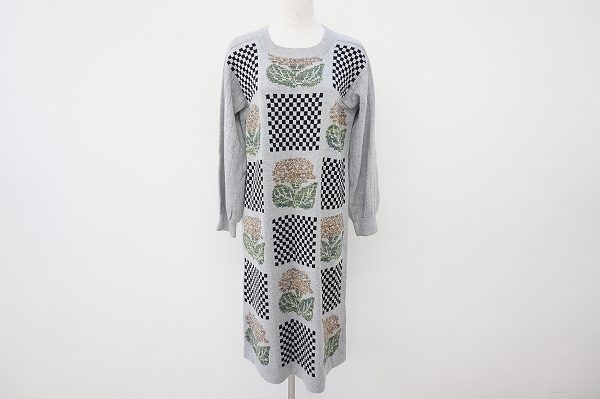 あじさい柄×ブロックチェックがおしゃれな斉藤都世子のワンピースを買い取りました