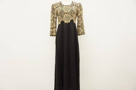 華やかなフラワーエンブロイダリーが素敵な斉藤都世子のロングドレスをお売りいただきました