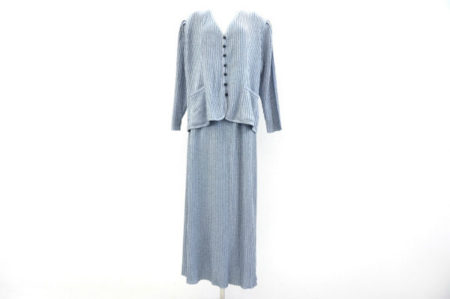 ブルーグレーの色が素敵な斉藤都世子のセットアップを買い取りました