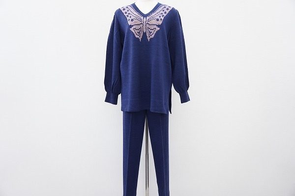 斉藤都世子のバタフライ柄セットアップを買い取りました