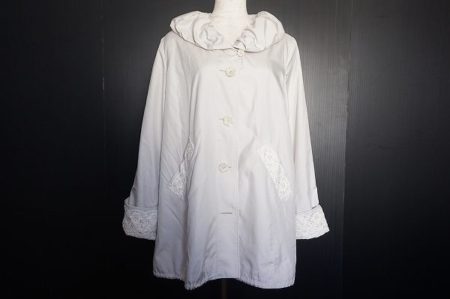 ボリューム感たっぷり！バラ色の暮しのコートをお売りいただきました