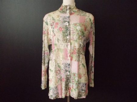 めずらしいハイネックデザイン！バラ色の暮しのブラウスを買い取りました