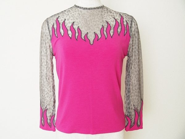 気分をぱっと華やかにしてくれる伊太利屋のカットソーをお譲りいただきました