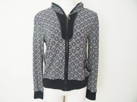 UV対策にもおすすめの伊太利屋のジップアップパーカーを買い取りました