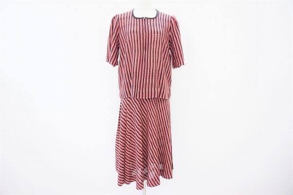 シンプルだけど可愛い斉藤都世子のストライプ柄ツーピースをお売りいただきました