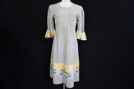 黄色いバラがおしゃれ！斉藤都世子のワンピースをお売りいただきました