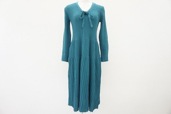 きれいなエメラルドグリーン！斉藤都世子のワンピースを買い取りました