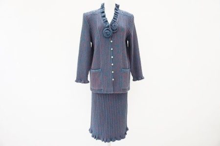 バラのコサージュが可愛い斉藤都世子のセットアップを買い取りました