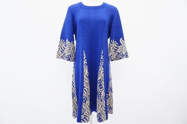 ベルスリーブデザインの斉藤都世子のニットワンピースをお売りいただきました