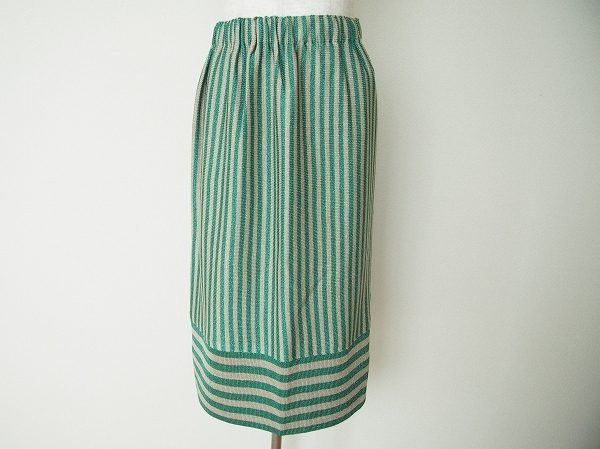 コーディネートの主役にぜひ！斉藤都世子のストライプ柄スカートをお売りいただきました