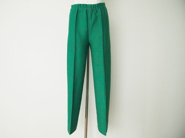 ワンピースとのコーディネートもおすすめ！斉藤都世子のニットパンツをお売りいただきました