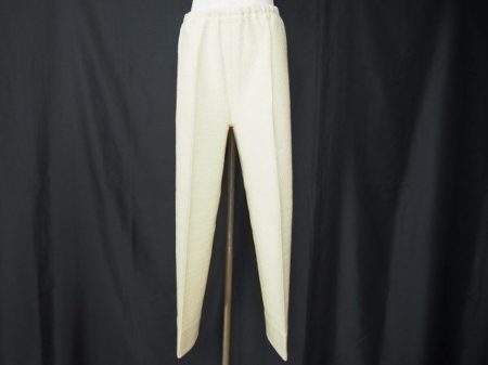 ストレートシルエットが美しい斉藤都世子のニットパンツをお売りいただきました