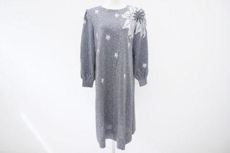 斉藤都世子自慢のフラワーモチーフつきワンピースを買い取りました