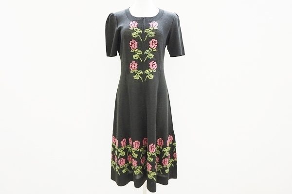 ヴィンテージドレスのような斉藤都世子のニットワンピースをお売りいただきました