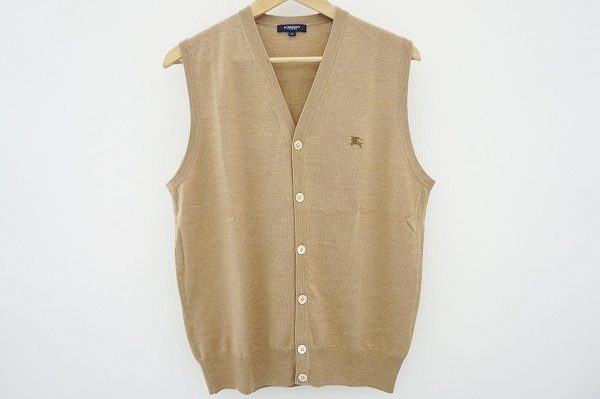 ビジネススタイルのインナーにもおすすめ!バーバリーのニットベストを買い取りました