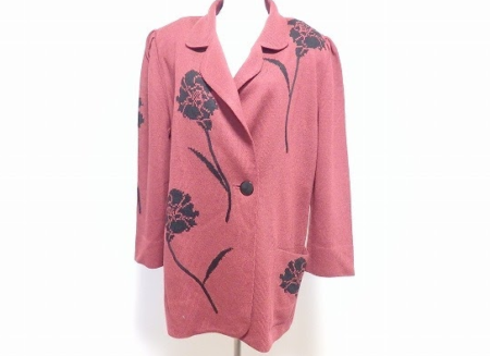 斉藤都世子の赤に花柄が映えるジャケットを買取させて頂きました。