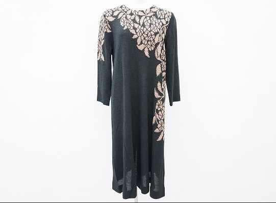 上品な斉藤都世子のロングワンピを買取させて頂きました。