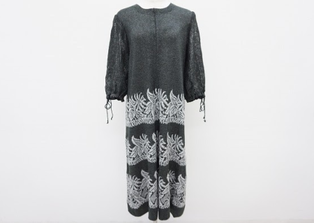 グレーにシルバーの柄とラメが華やか美品ワンピ！斉藤都世子