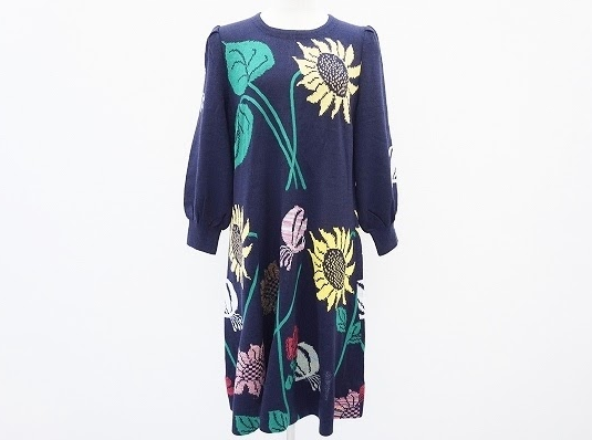 新品同様のタグ付き向日葵柄ワンピ!斎藤都代子