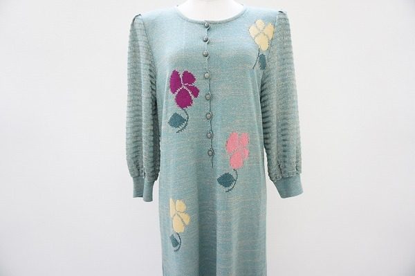 愛用ブランド服を手放したいお客様から、を買取いたしました