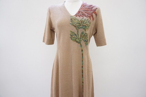 手軽な宅配買取にて買取してほしいお客様から斉藤都世子のワンピースを買取いたしました