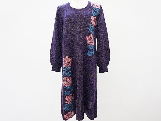 上品なパープルに薔薇柄の美品ワンピ!斉藤都世子