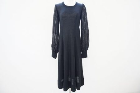 ふんわりディティールが可愛い斉藤都世子のニットワンピースを買い取りました