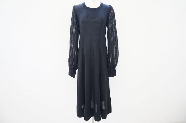 ふんわりディティールが可愛い斉藤都世子のニットワンピースを買い取りました