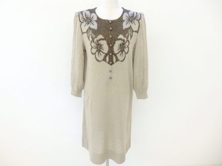 コントラストが目を引く！斉藤都世子ワンピースを買取しました