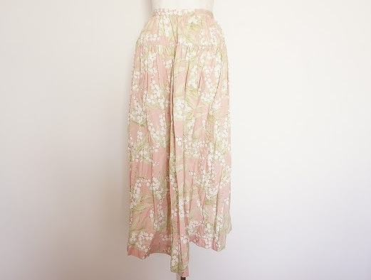 ピンクハウスのすずらん柄ロングスカートを買取させて頂きました。