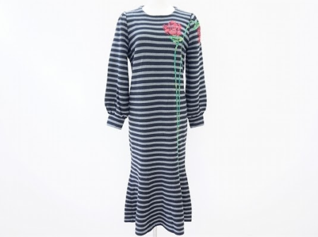 斉藤都世子の黒×グレーの長袖ボーダーワンピを美品状態で買取させて頂きました。