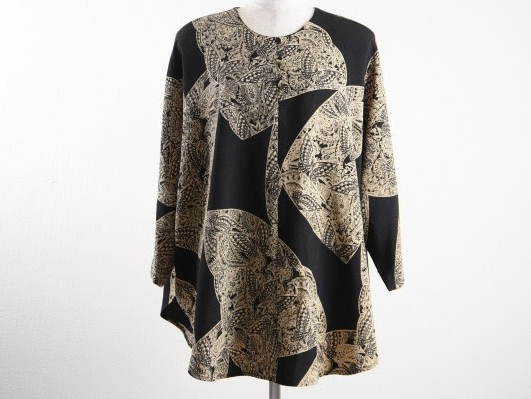 詩仙堂のハンサムな黒地の長袖カットソーを買取させて頂きました。