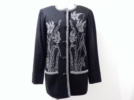 1枚でエレガントをプラス！斉藤都世子黒カーディガンを買取しました