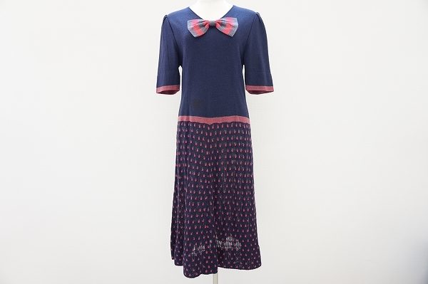 リボンで一気に華やぐ!斉藤都世子ワンピースを買取しました