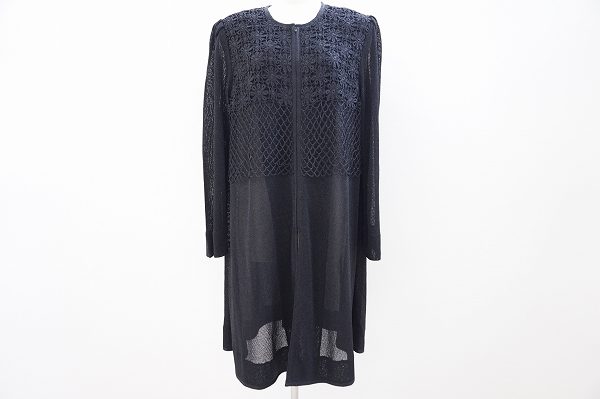 落ち着いた黒でありながらラメで煌びやかに！斉藤都世子ロングカーディガンを買取しました