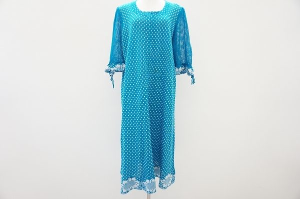 鮮やかなブルーでさわやかに!斉藤都世子ワンピース