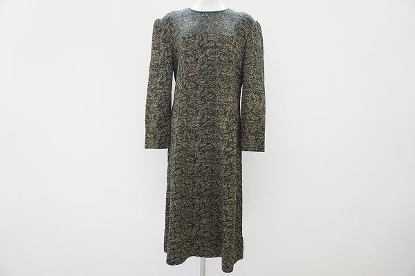 さりげないバラ柄とラメのコンビネーションがエレガント！斉藤都世子ワンピースを買取しました